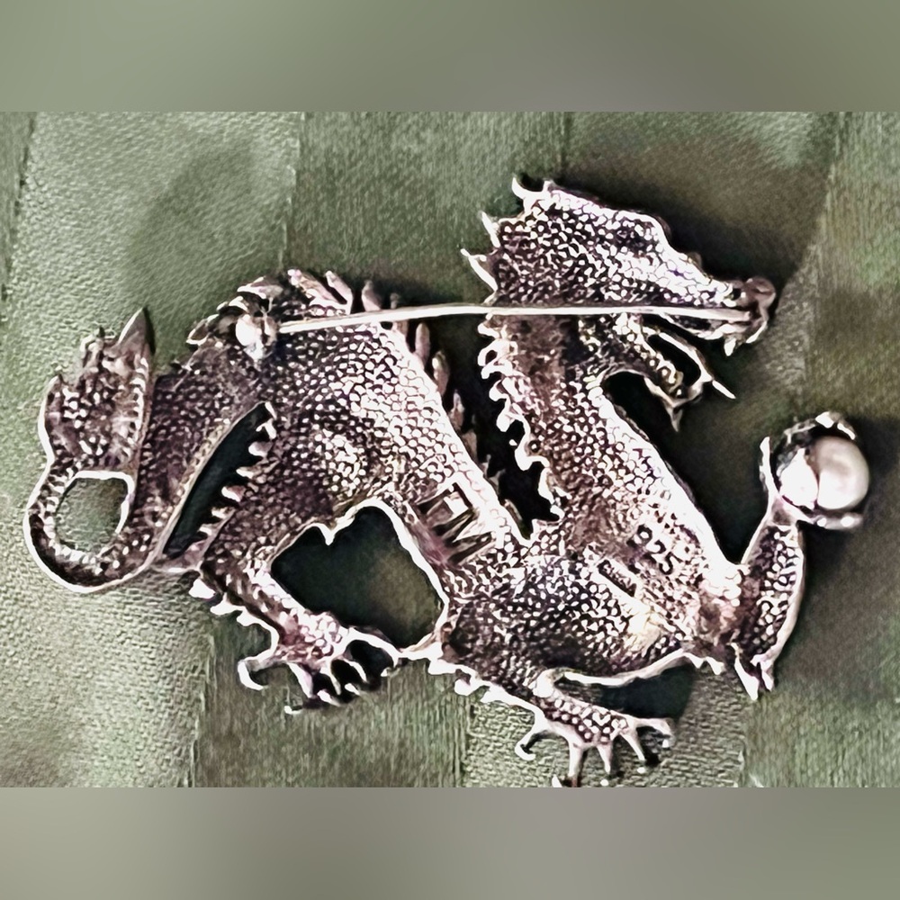 Silver Dragon Brooch with Rhinestones FRANKLIN MINT - Picture 2 of 15